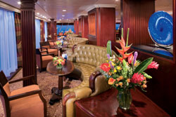 Looking Glass Lounge auf der Azamara Journey