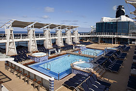 Das Pooldeck auf der Celebrity Eclipse