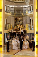 Das Foyer auf der Celebrity Eclipse