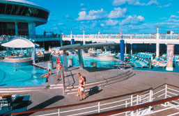 Pooldeck auf der Royal Caribbean Adventure of the Seas