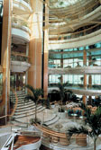 Das Atrium auf der Royal Caribbean Grandeur of the Seas