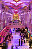 Die Promenade auf der Royal Caribbean Independence of the Seas