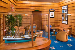 Die Viking Crown Yachting Corner Lounge auf der Royal Caribbean Independence of the Seas